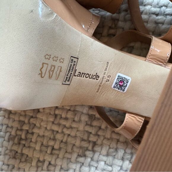 NEW Larroude Bee Sandal In Tan Patent Leather 9.5